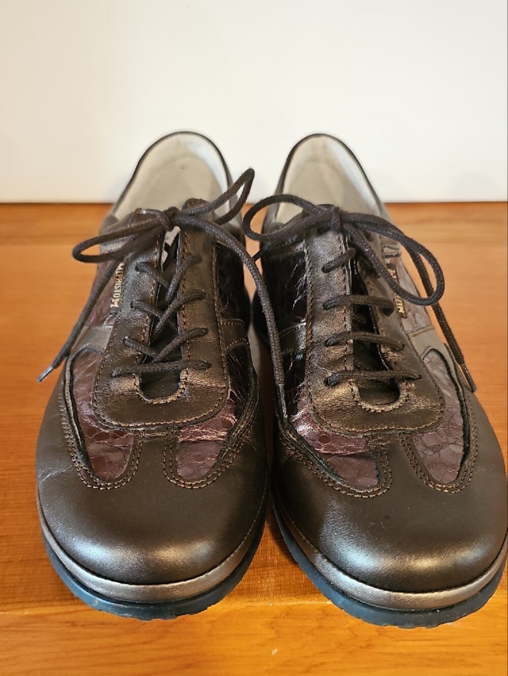 Mephisto Women's Metallic Bronze Lace-Up Sneakers - Picture 5 of 8